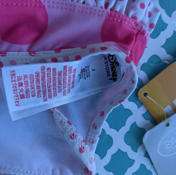 NEW-Disney Store Girls Minnie Mouse Dots with Bows 2-Piece Swimsuit size 2T - Picture 8 of 9